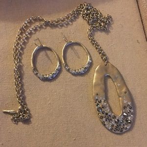 Earring necklace set